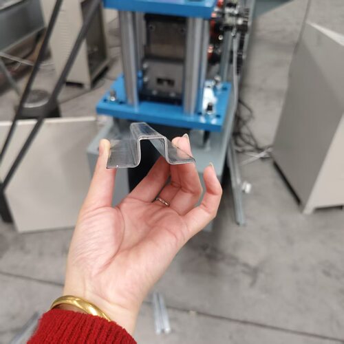 光伏水槽机一体成型M型U型C型导水槽成型机光伏水槽设备
