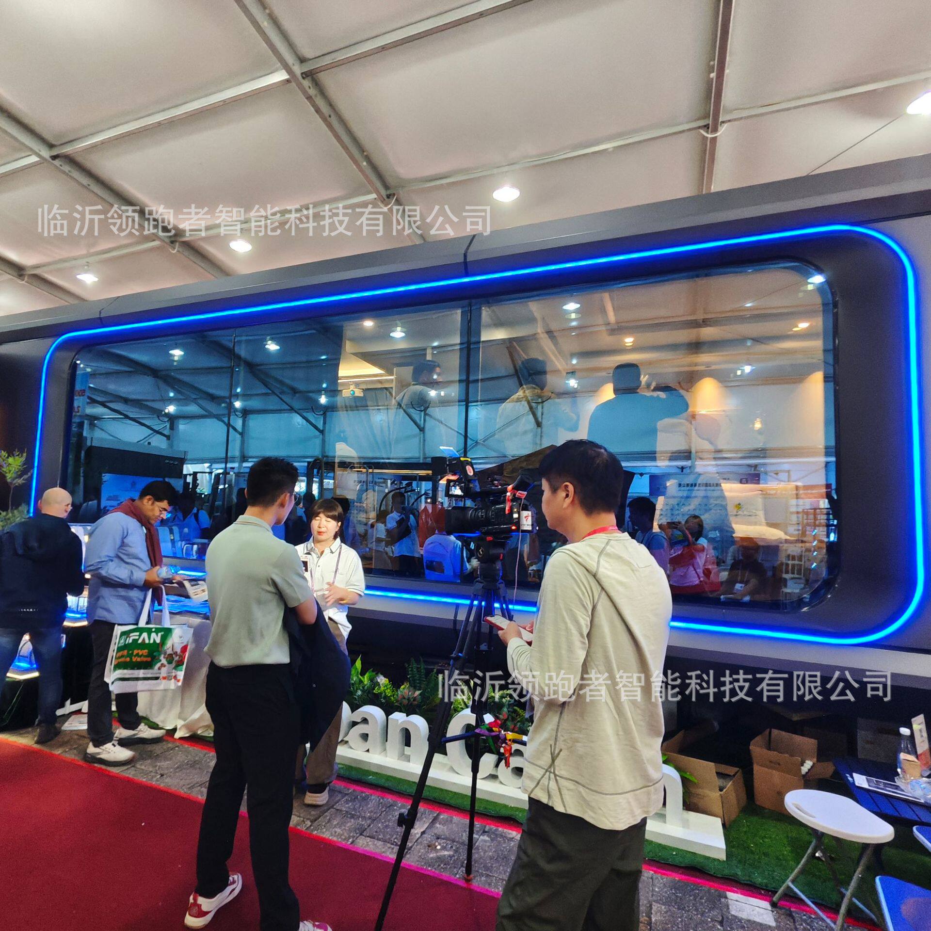网红集成智能铝板太空舱酒店
