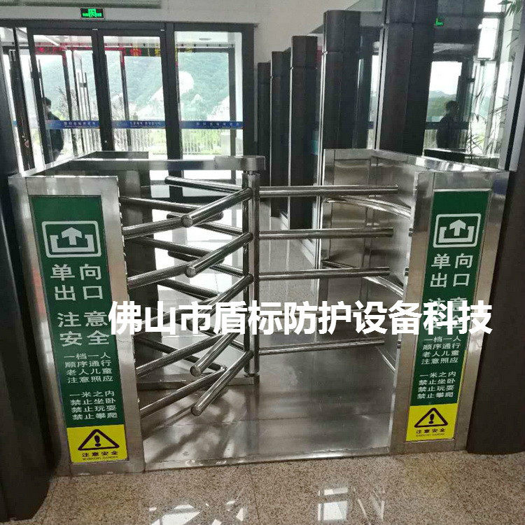 游乐园单向手动转闸 防止逆转旋转进出口门禁单向自动感应摆闸机