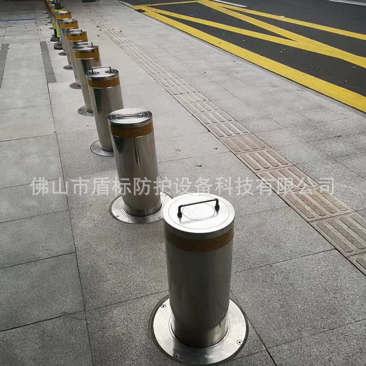 汕尾手提式移动路桩不锈钢手动路障防撞柱学校停车位挡车桩隔离桩