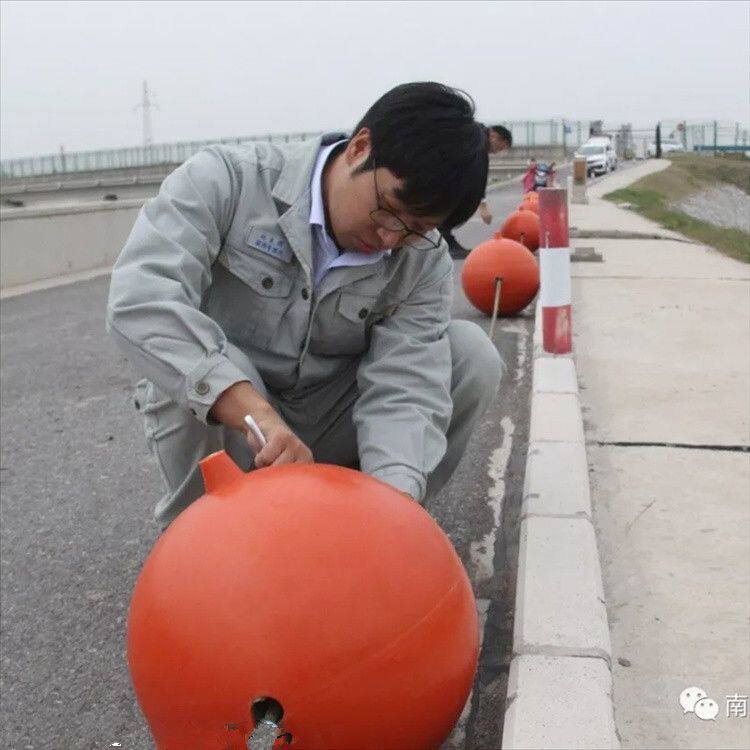 供应海岸线警戒划分浮球 海上球形标识浮体