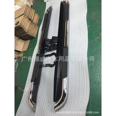 汽车脚踏板，侧杠，不锈钢侧踏板适配HILUXREVO2016+