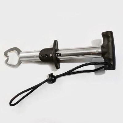新款直销大T型不锈钢控鱼器 现货 便携取鱼器夹鱼器钓 鱼配件渔具
