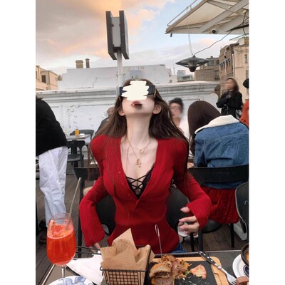 天菜idol 2025年圣诞跨年~V领针织衫女秋冬内搭两穿显瘦长袖上衣