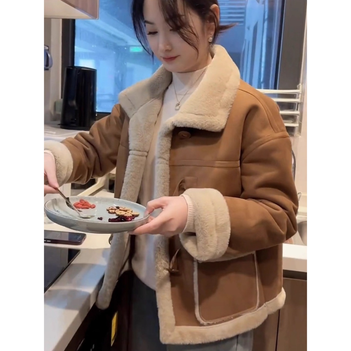 欧货秋冬季新韩版宽松短款小个子仿皮毛一体羊羔毛加厚外套女上衣