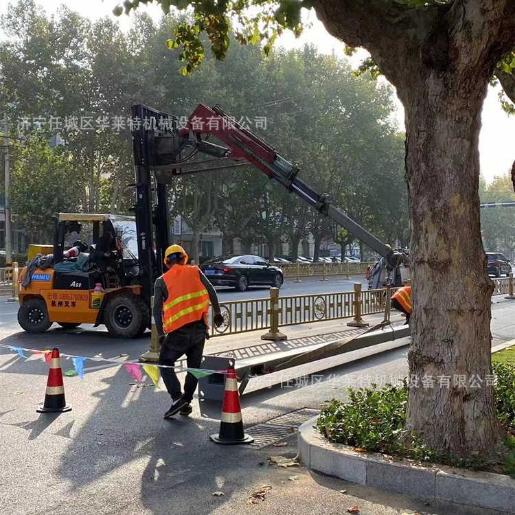 厂子货叉加装装卸吊臂液压伸缩叉车飞臂吊现货多用途前置起重臂