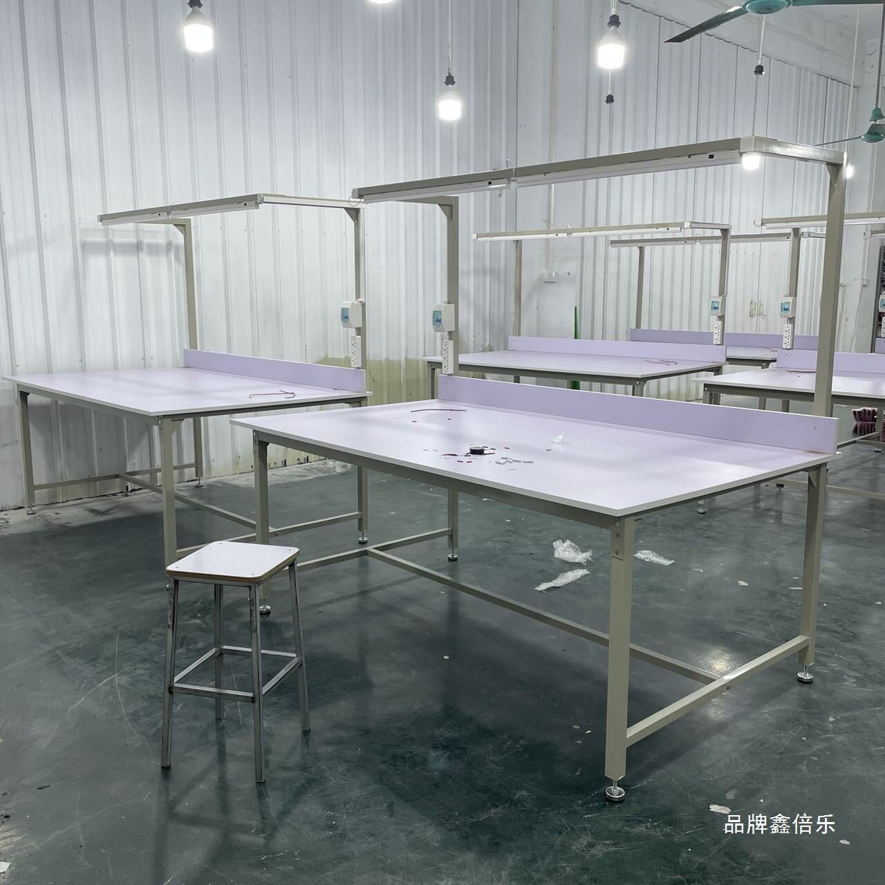 服装制衣厂裁剪查货打包台