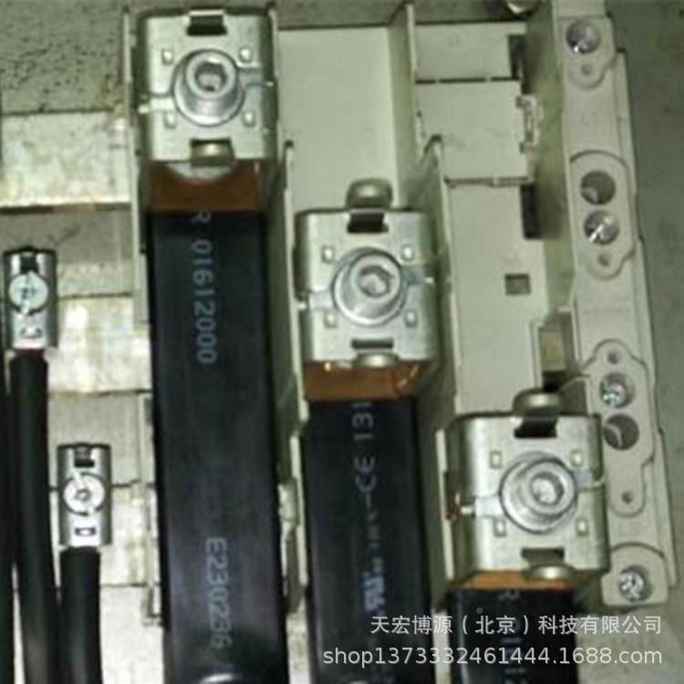 带孔的母端子，用于螺连接01182M8插线系统量大价优0钉1182