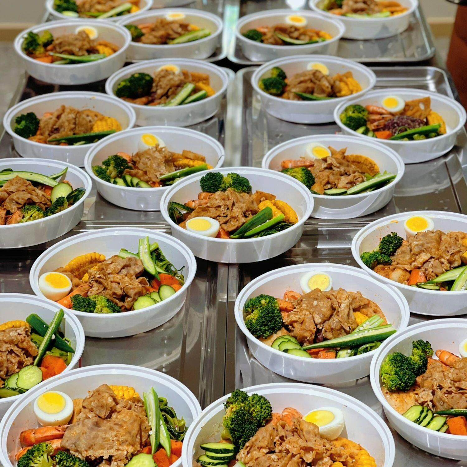 一次性餐盒圆形饭盒打包盒外卖塑料碗带盖快餐饭碗透明食品级蓝白
