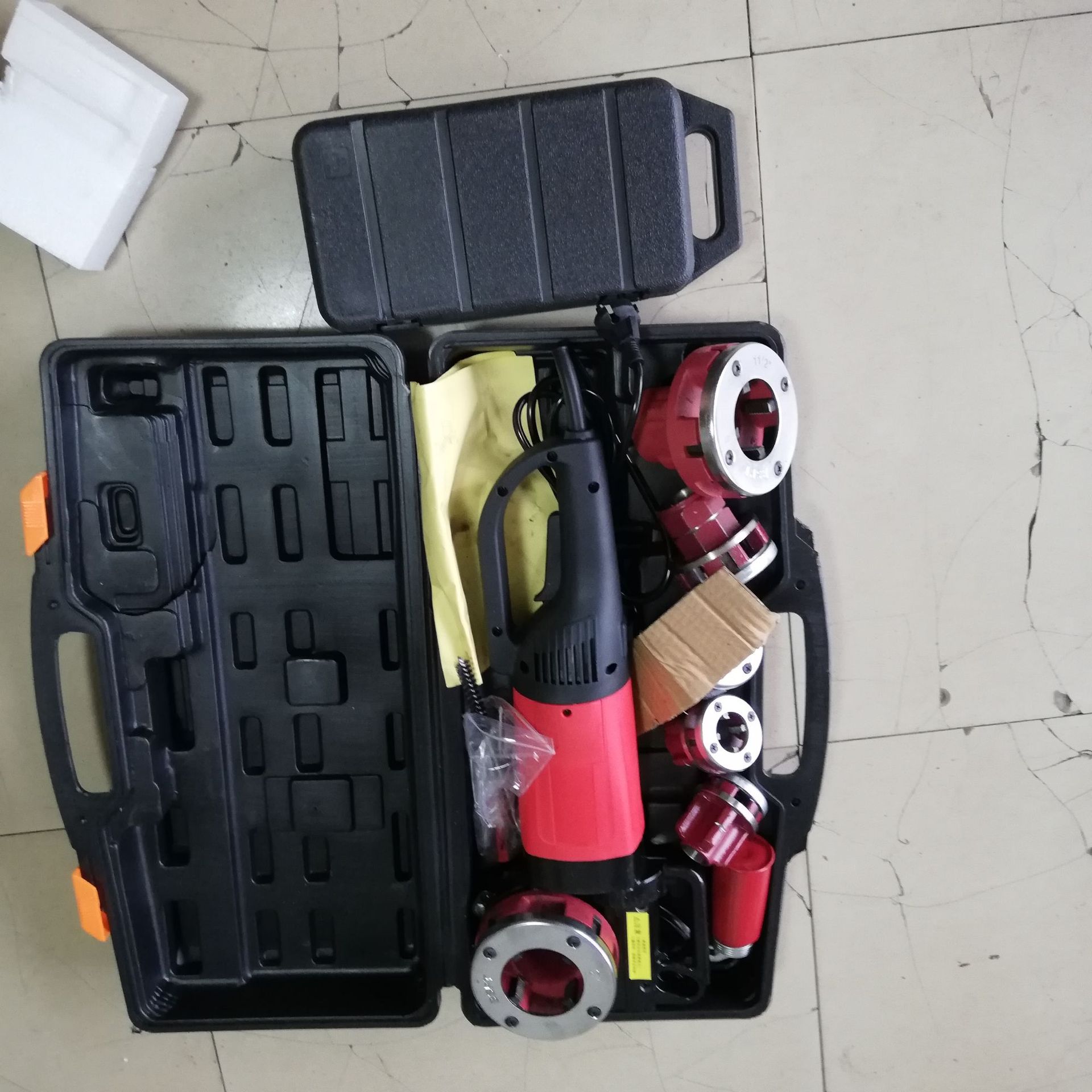 小型手持电动2寸圆钢套丝机