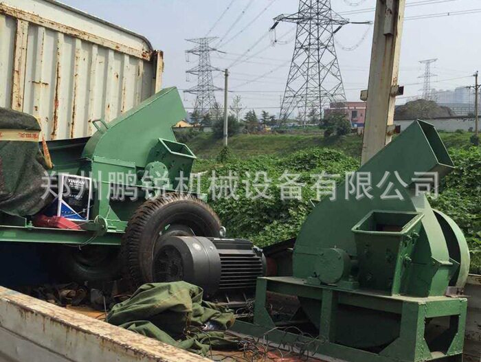 鹏锐机械移动式柴油动力竹木削片机盘式毛竹原木切削机厚薄均匀