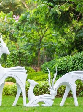 UCX户外塑型几何抽玻璃钢梅花鹿雕园林景观小区售楼部装象饰大摆