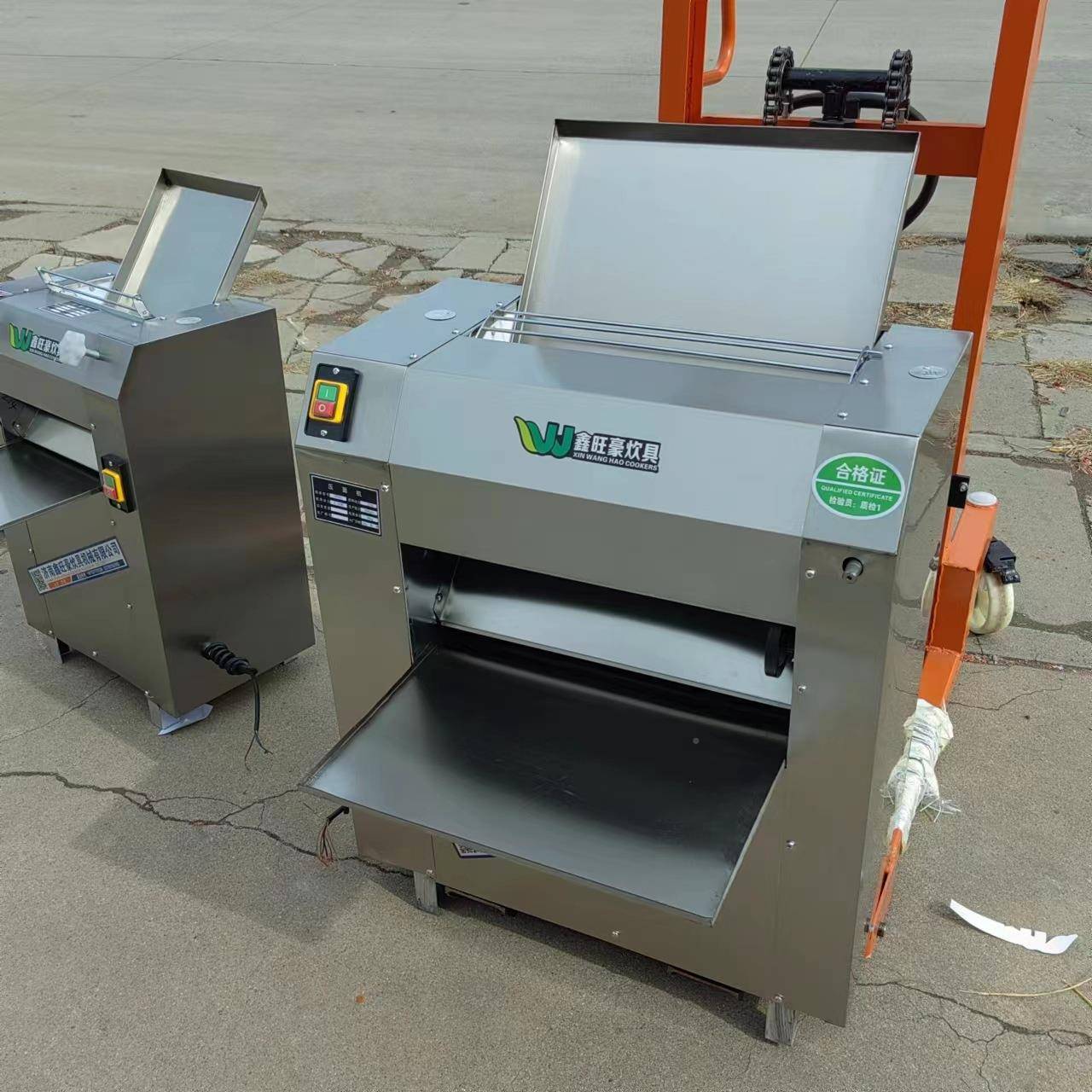 商用锈钢面电立动式压面机揉面压皮一NXN体不机包子馒头大饼揉机