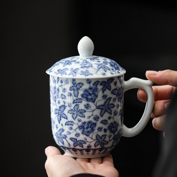 白瓷青花秋葵元首办公杯大容量家用陶瓷喝水杯带盖带过滤焖茶杯