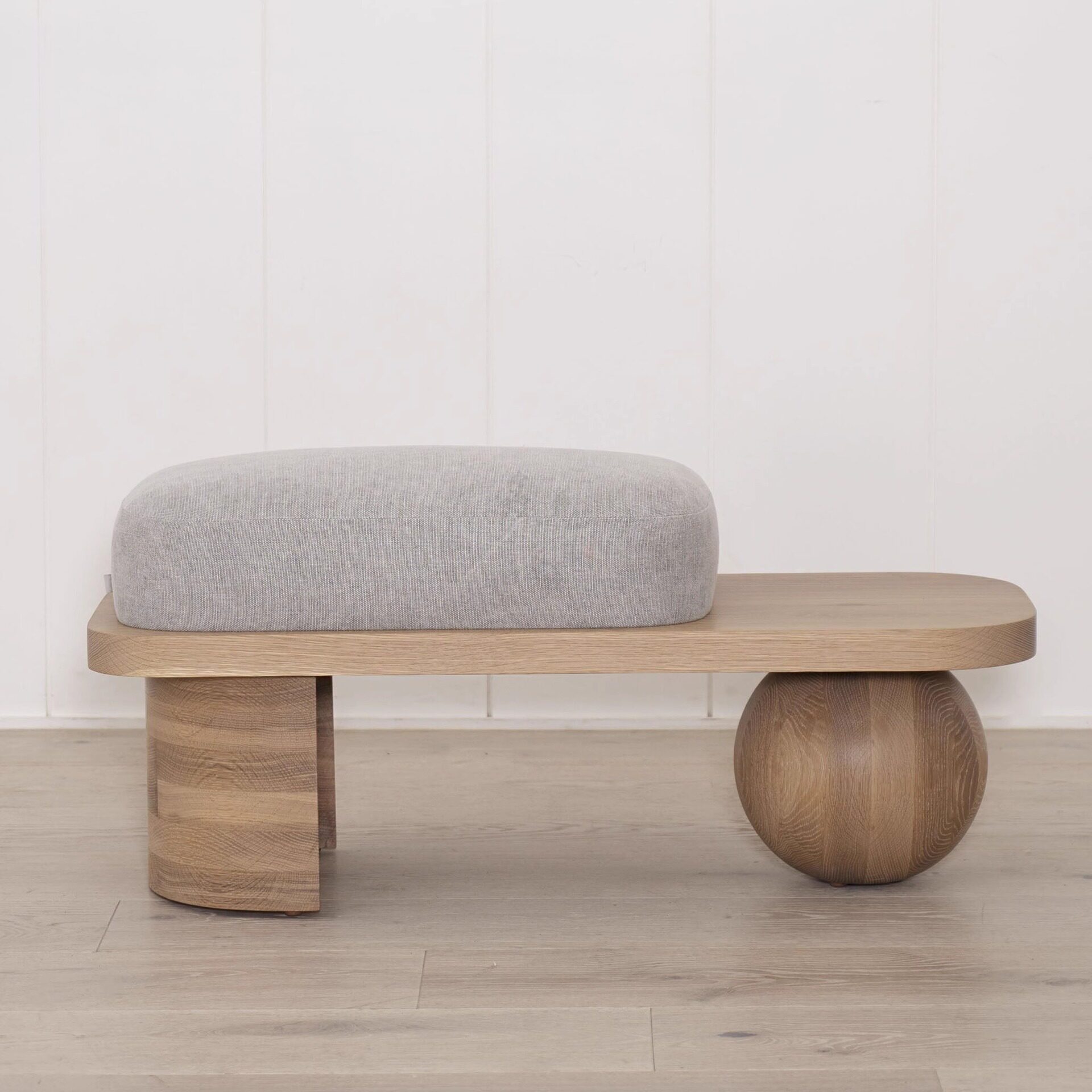 新中式入户换鞋凳衣帽间沙发长凳简约布艺原木实木圆球卧室床尾凳