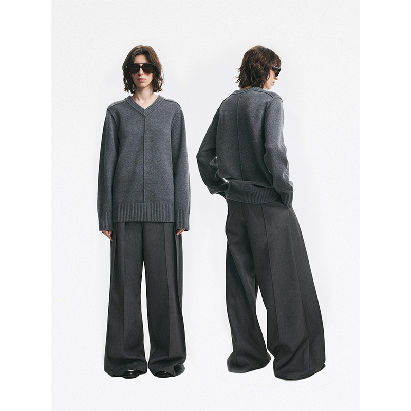 DIONYS*基础立体线V领针织衫