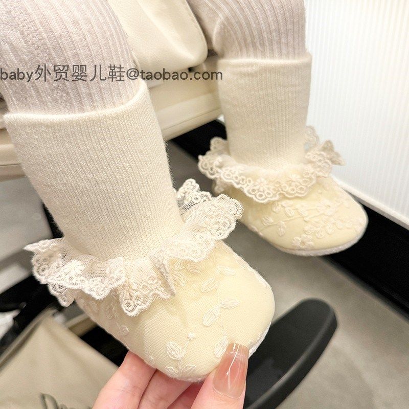秋冬新生婴儿鞋袜0-1岁3-6月女宝宝蕾丝公主保暖防滑学步地板袜鞋图片