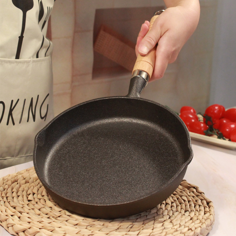 铸铁平底家用小煎锅无涂层不粘锅煎饼煎饺煎蛋烙饼牛排锅加厚铁锅