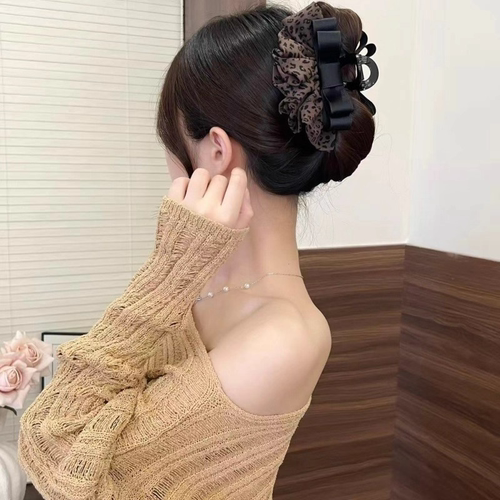 赫本风豹纹裙摆抓夹女高级感