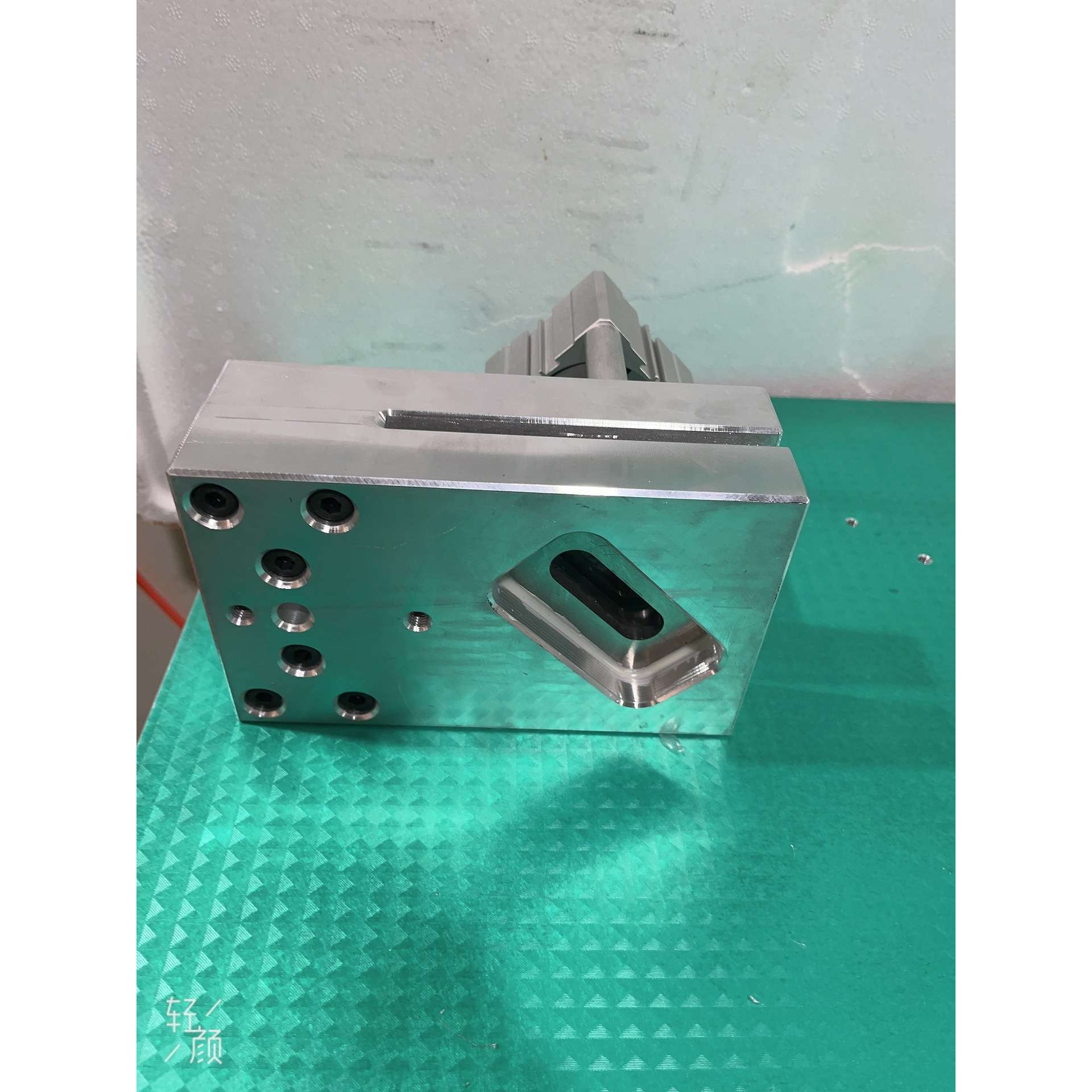 中山玖安模具供应手提孔 吸嘴袋 斜度安装打孔机模具