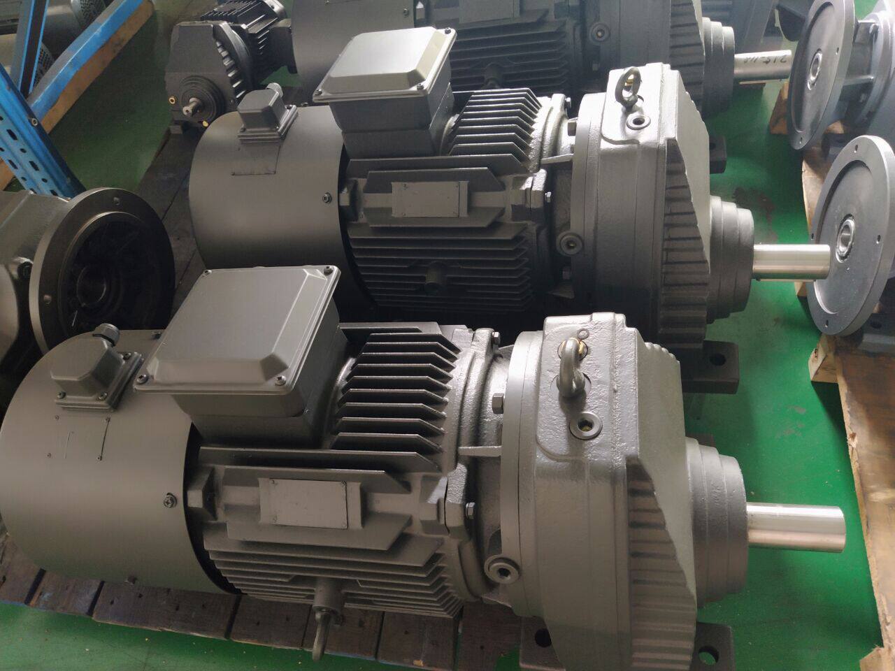 RX157-6.22-Y11斜齿轮减速器硬齿面减速箱现货直供