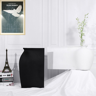 现代简约黑白树脂条纹花瓶 客厅电视柜样板房树脂摆件装饰品花瓶