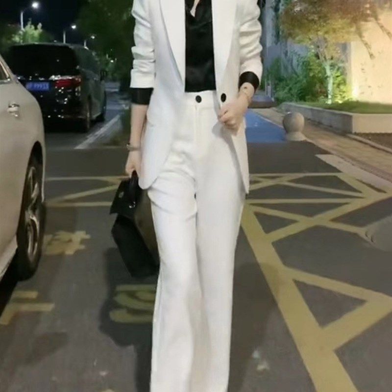 时尚洋气高级感白色西装职业套装女春秋2023新款微喇裤两件套气质