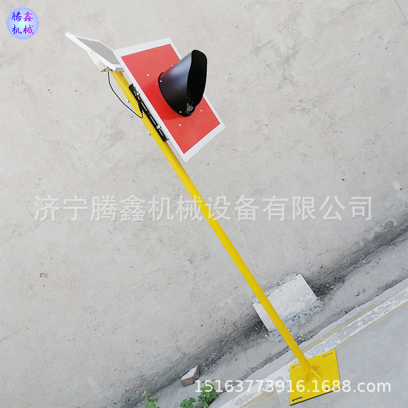 光控太阳能LED车挡灯热销