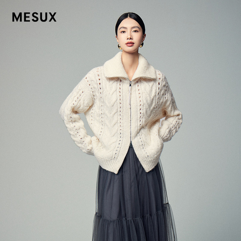 MESUX米岫冬季新品时尚设计绵羊毛镂空浮雕感毛织外套MLWUE503