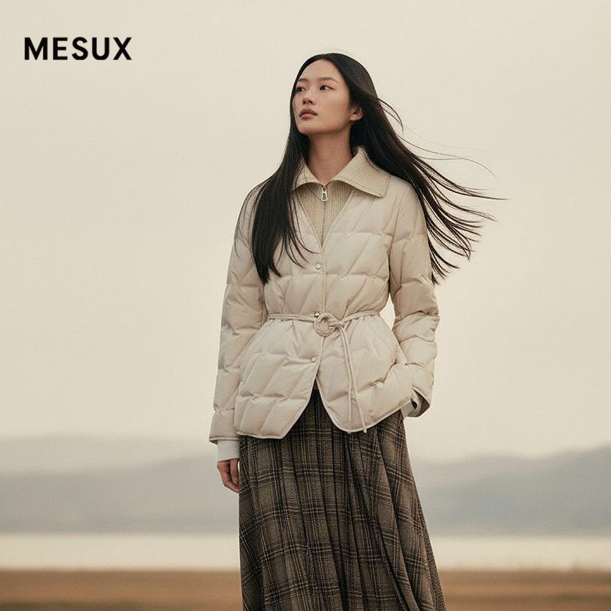 MESUX米岫25冬白鸭绒纹针织翻领海军领设计中长款羽绒服MNWSL502