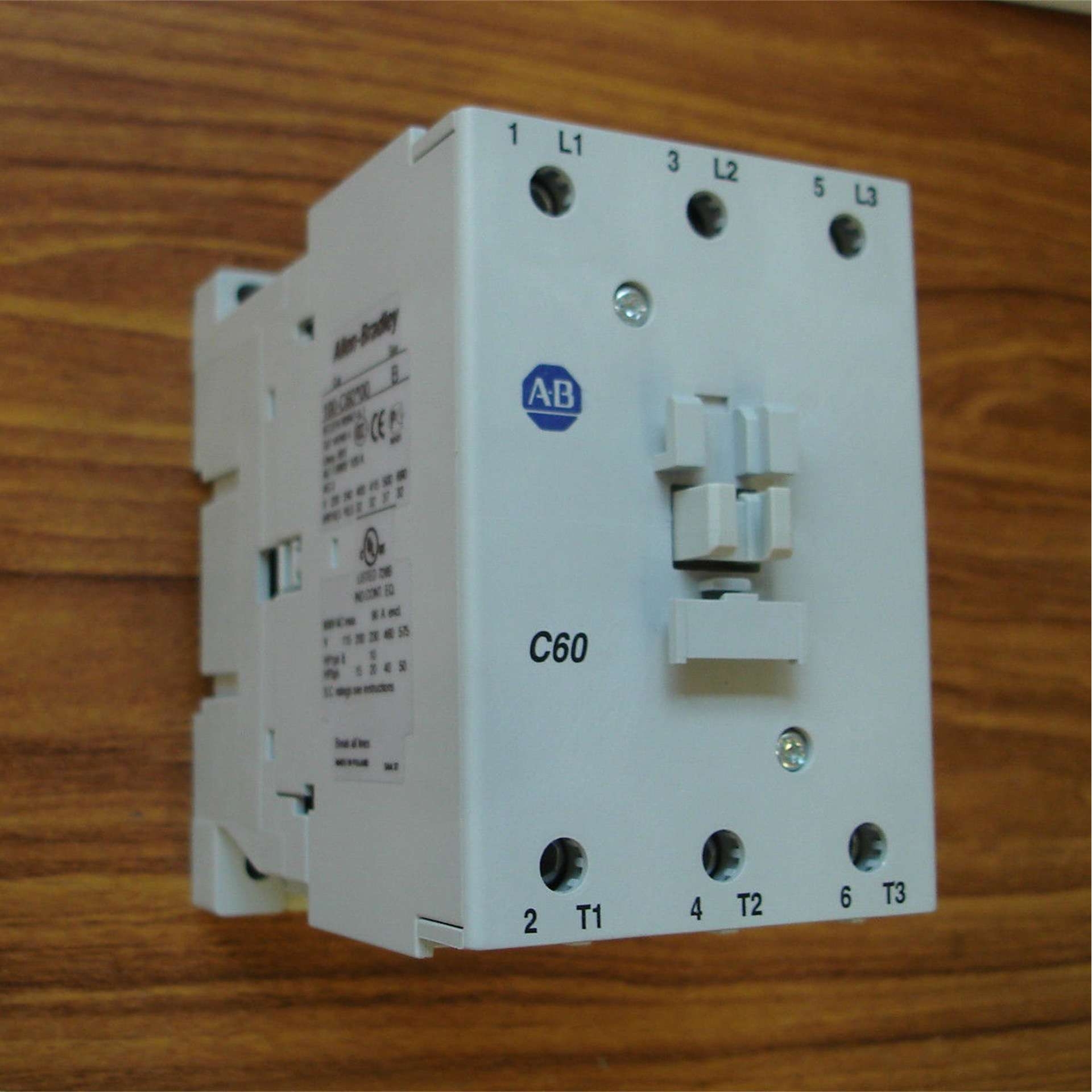 AB接触器 100-C60*00 100-C60KD00 /C60D00/C60KJ00/C60KF00现货