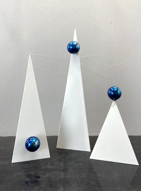 现代几何创意蓝色圆球黑白三角形摆件样板房书房桌面软装陈列摆设