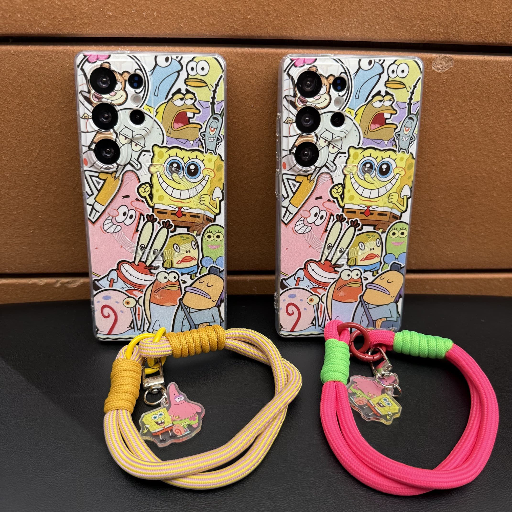 吉能虎新款满屏海绵宝宝适用于三星S25Ultra带手绳磁吸手机壳S26/S24/S23/Note20全包防摔A56/36/26/16保护套