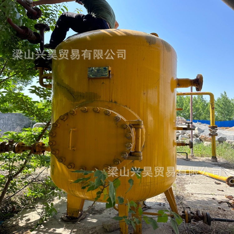 CNG高压缓冲罐包括配套的压力表、排污阀