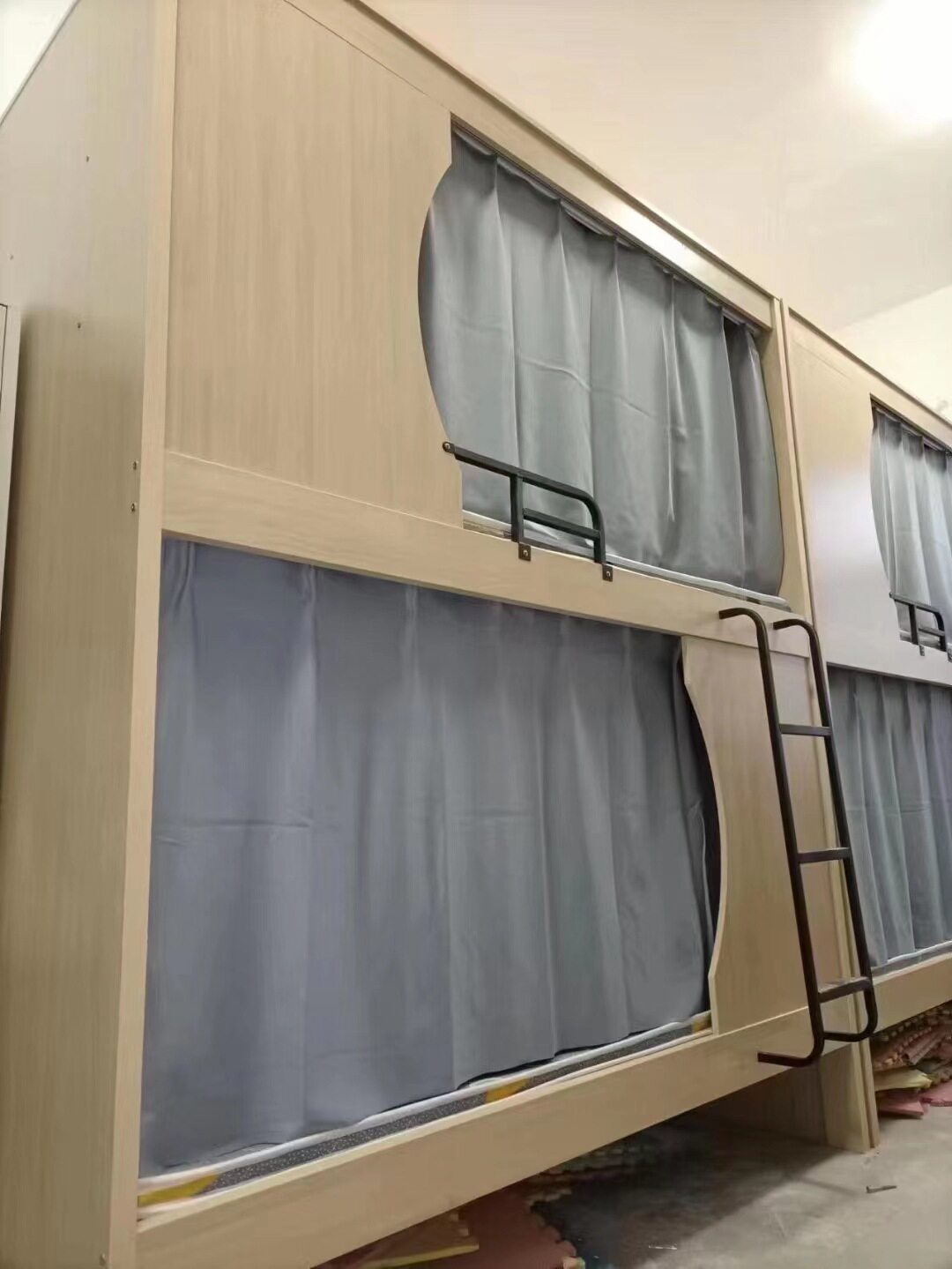 厂家加工定制学生宿舍太空舱上下床公寓宿舍用床带床帘床垫太空舱
