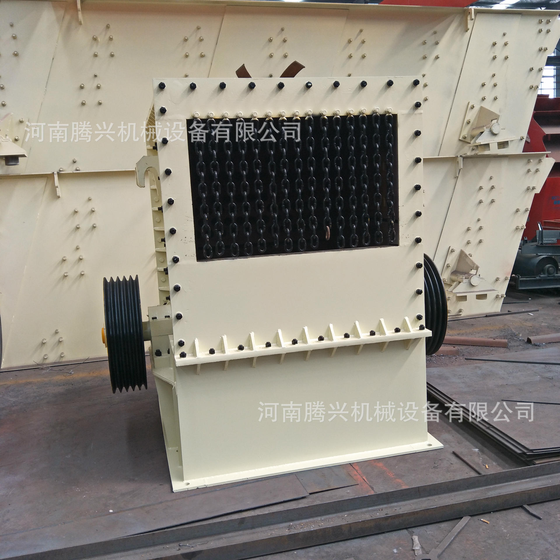 移动石头破碎车 大型石块方破碎机 矿石粗碎方箱式破石机