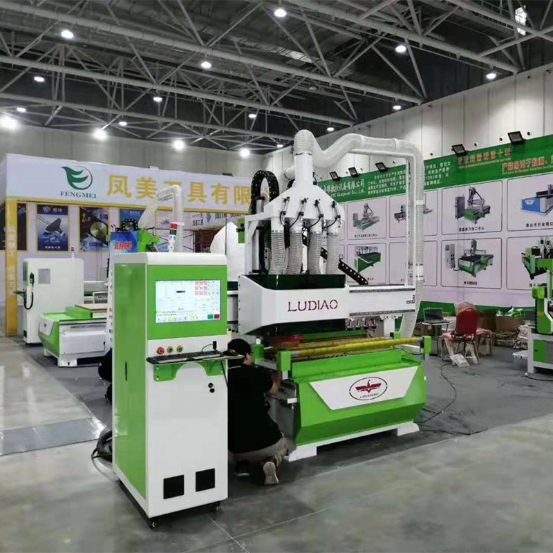 数控木工开料机大型全自动多三四工序自动上下料家具板材门雕刻机