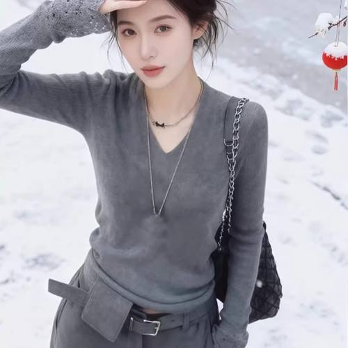 灰色v领蕾丝边长袖针织衫女2025冬季新款设计感小众不撞款上衣潮