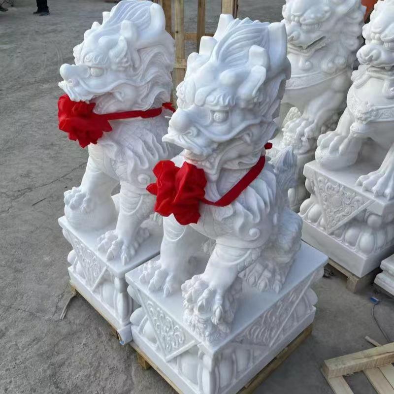 石雕麒麟一对天然汉白玉公母麒麟家用庭院镇宅青石晚霞红麒麟摆件