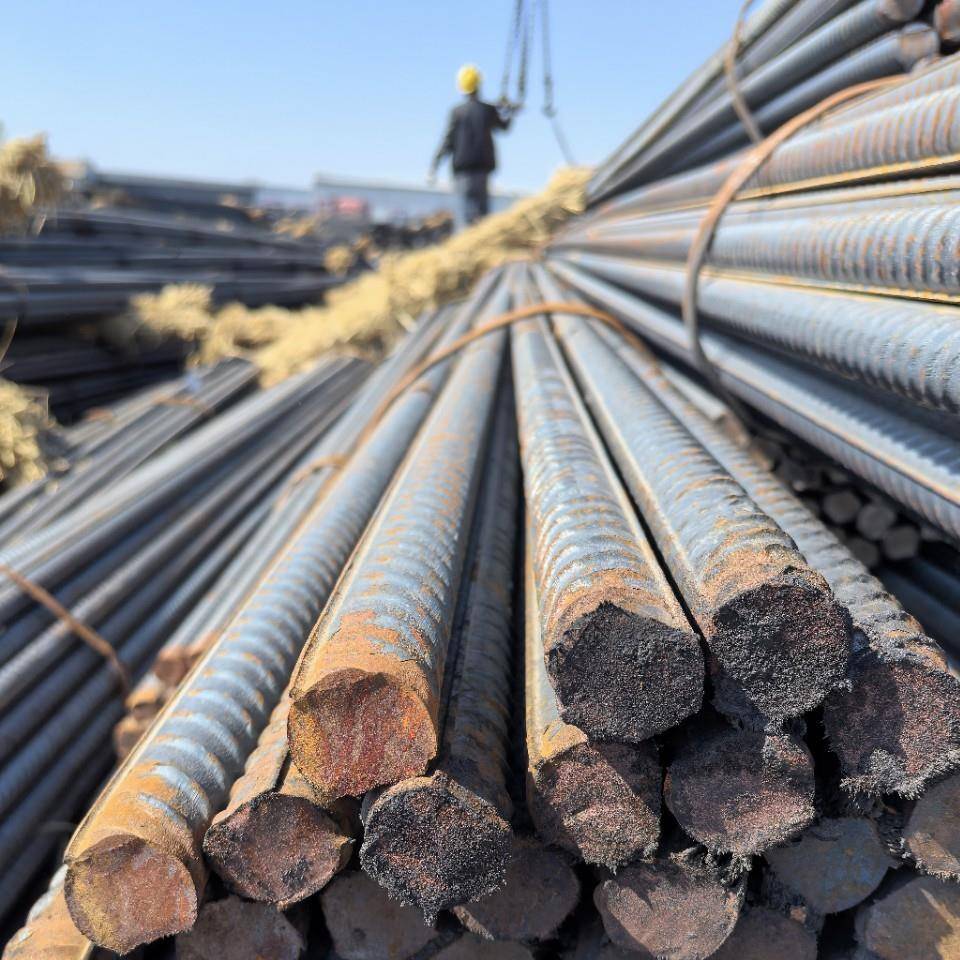 凌钢三级螺纹钢HRB400E凌源建筑钢材钢筋10-32规格齐全一手货源