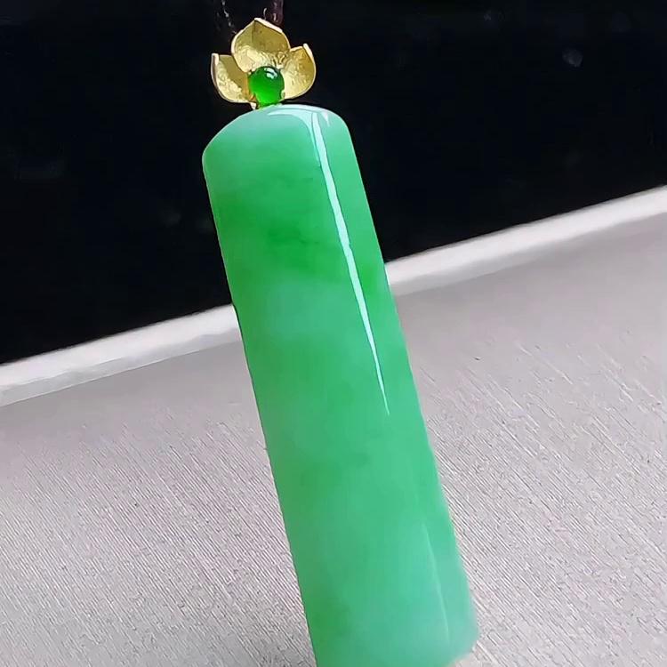 缅甸翡翠无事牌镶金玉吊坠天然玉