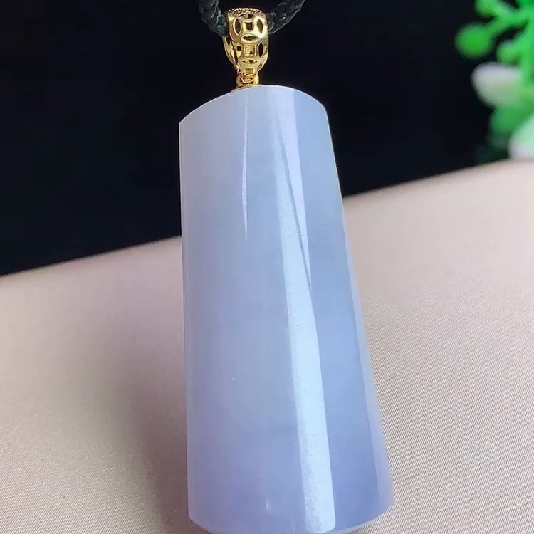 缅甸翡翠无事牌镶金玉吊坠天然玉