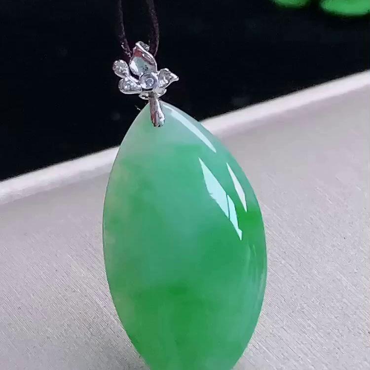 缅甸翡翠镶金玉吊坠天然玉石A货