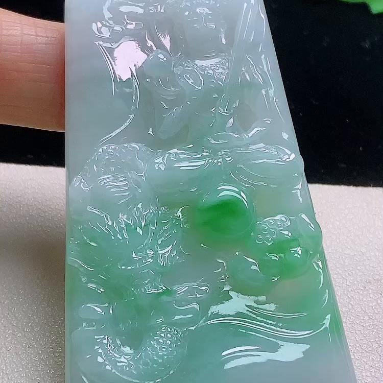 缅甸翡翠虚空藏玉吊坠天然玉石A