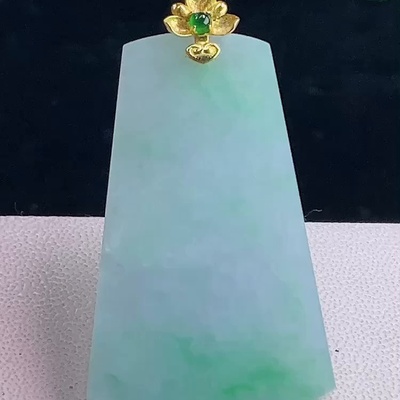 缅甸翡翠无事牌镶金玉吊坠天然玉