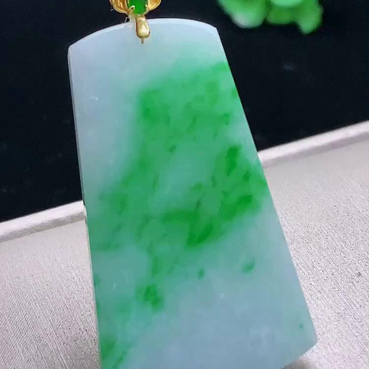 缅甸翡翠无事牌镶金玉吊坠天然玉