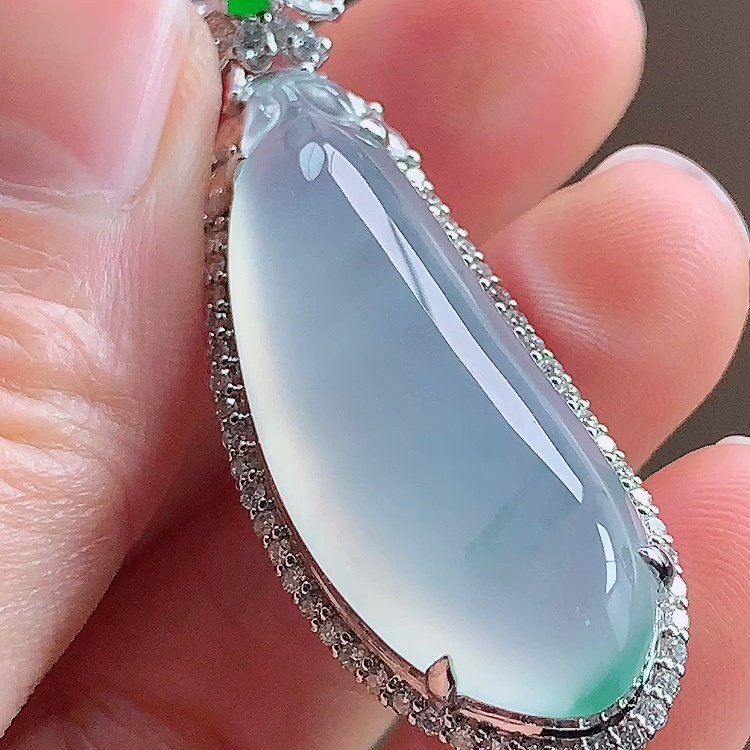 缅甸翡翠福瓜镶金玉吊坠天然玉石A货18K金镶嵌玻璃种飘花收藏0102