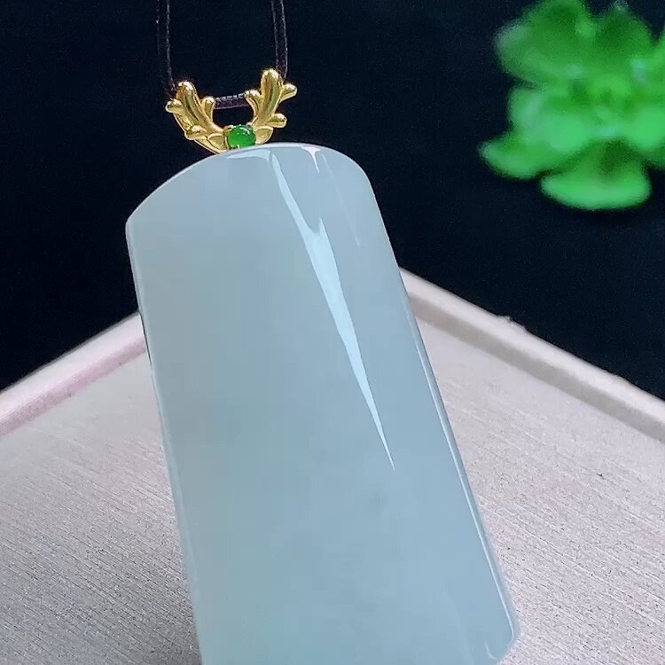 缅甸翡翠无事牌镶金玉吊坠天然玉
