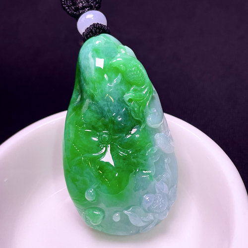 缅甸翡翠荷叶鱼玉吊坠天然玉石A