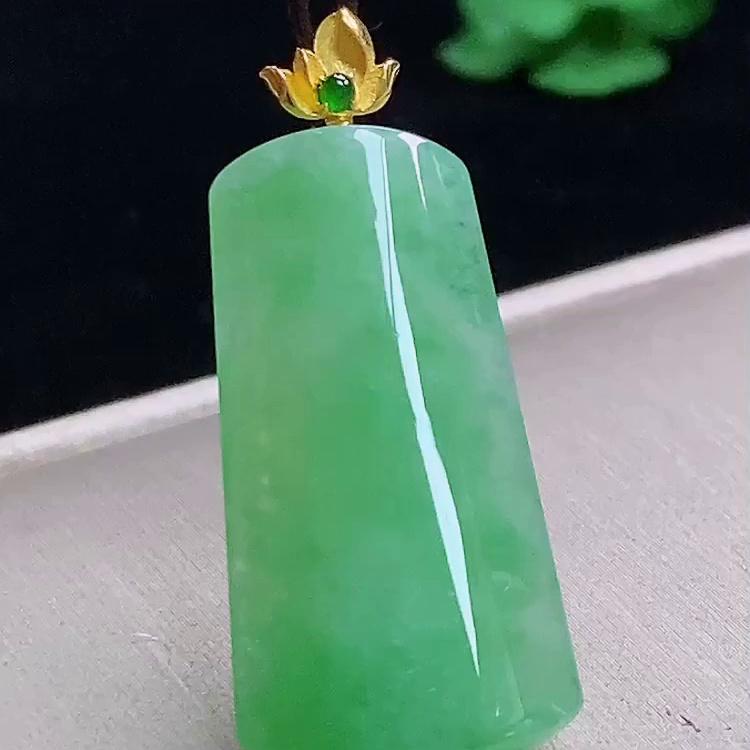 缅甸翡翠无事牌镶金玉吊坠天然玉
